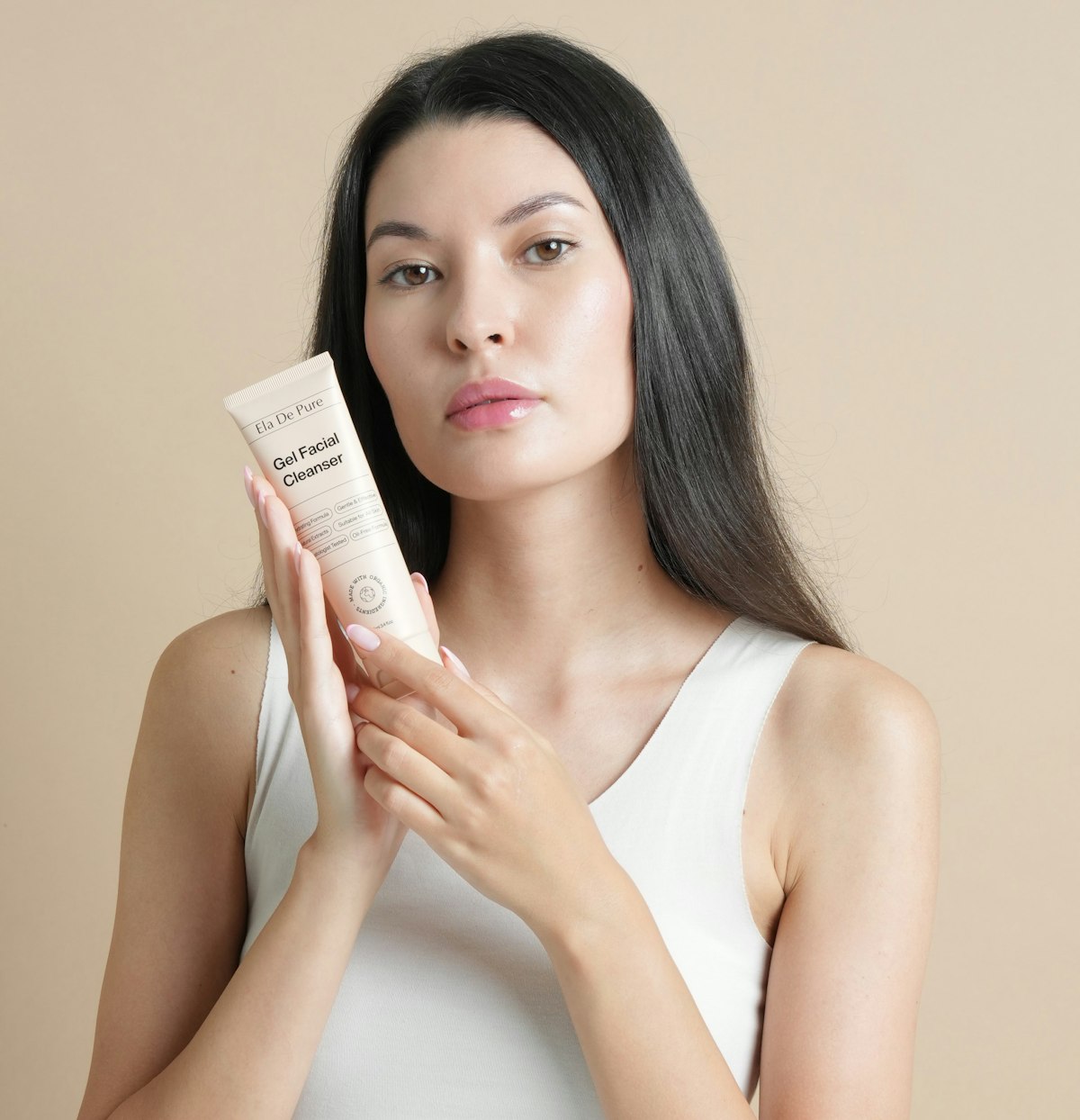 Soin visage premium dans une ambiance lumineuse